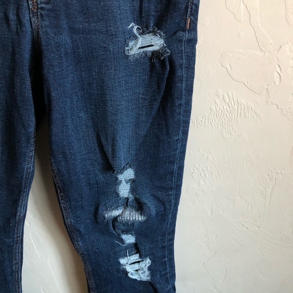 Old Navy Rockstar Super Skinny High Rise Jeans - Picture 4 of 11